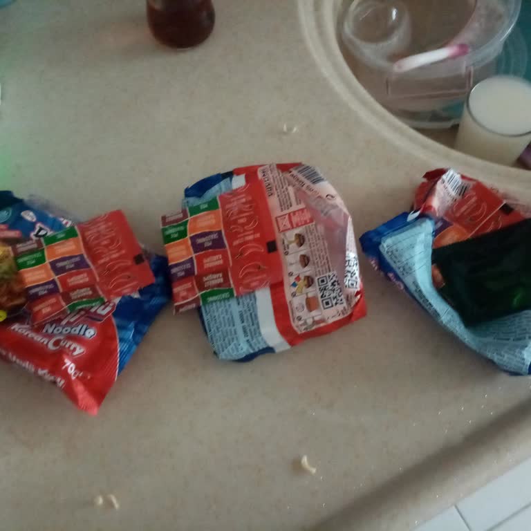A101'de Noodle Paketlerinde Sos Eksikliği Mağduriyet Yaratıyor