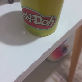 Kötü Kokulu Ve Bozuk Play-Doh Çocuk İçin Tehlikeli