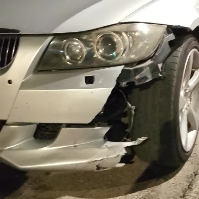Karayolları Sorumluluğunda Kontrolsüz Cisme Çarpma Ve Tampon Hasarı
