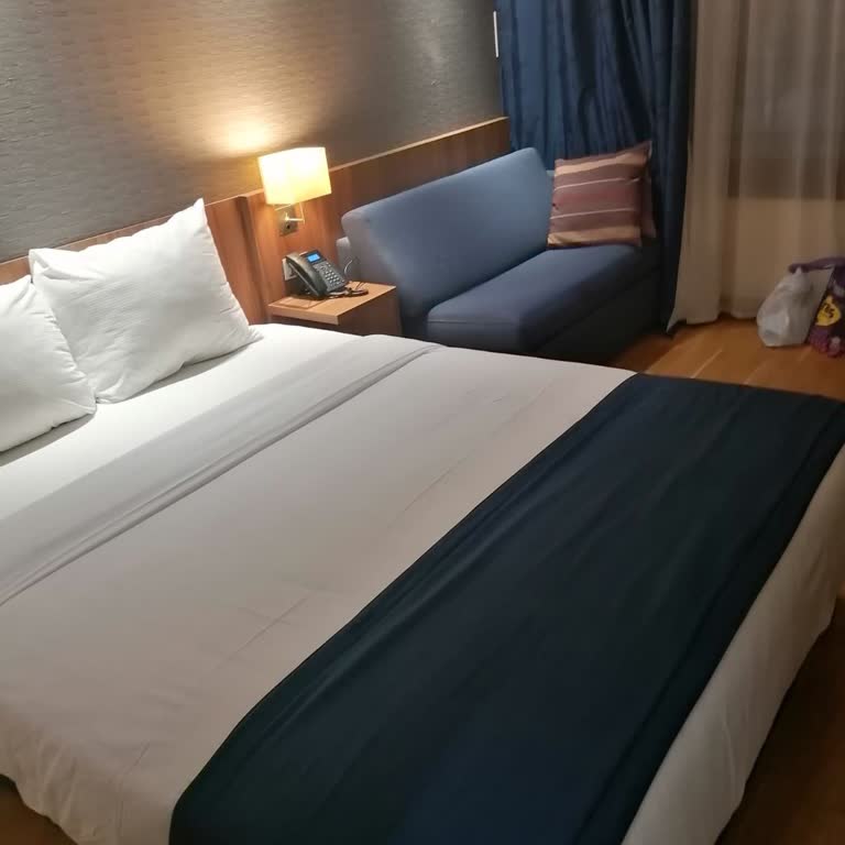 Kötü Konaklama Ve Aşırı Ücretlendirme