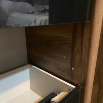 Vidaların Dökülmesi Ve Çekmece Sisteminin Kırılması İçin Ücretsiz Servis Talebi