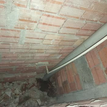 Gndz Yapı Yapılan İşleme Rağmen Pis Su Akmaya Devam Ediyor