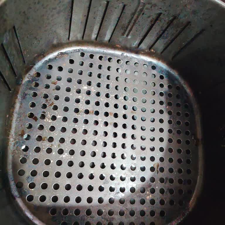 Kumtel Fastfryer 8,5 Litre İç Hazne Izgarası Soyulmuş Ve Yedek Parça Bulunamıyor