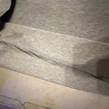 Gri Tişörtte Dikiş Hatası Ve Büzülme