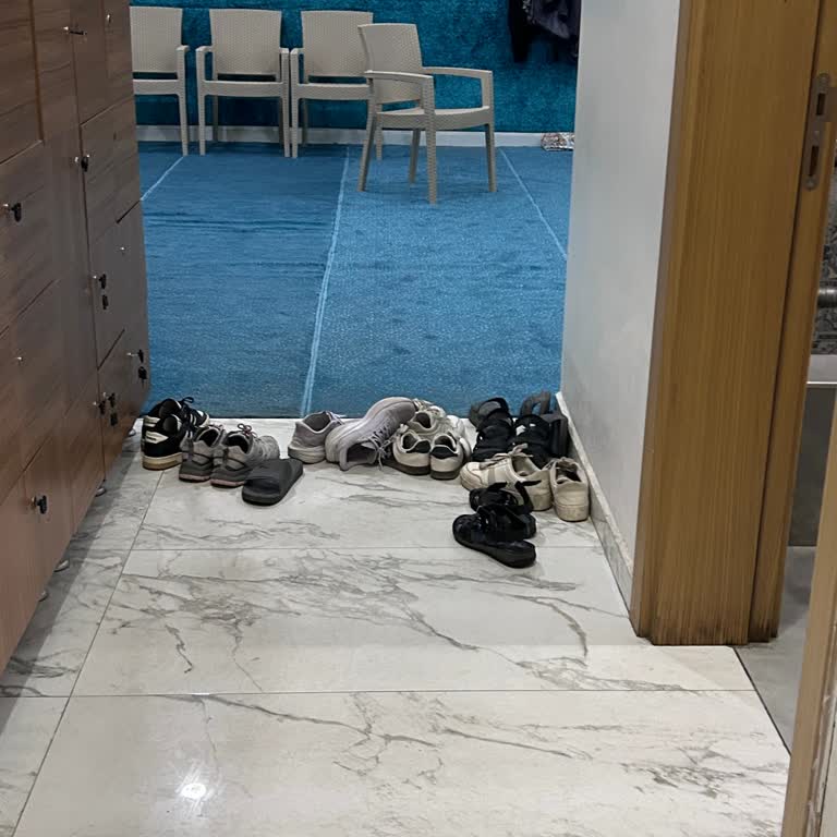 AVM Mescidinde Yatma Ve Gürültü Sorunu