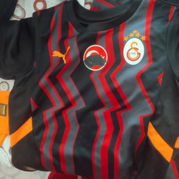 Online Alınan Galatasaray Formalarında Baskı Sorunu: İlk Yıkamada Solma Ve Yapışma