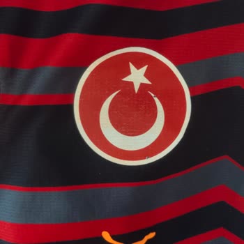 Online Alınan Galatasaray Formalarında Baskı Sorunu: İlk Yıkamada Solma Ve Yapışma
