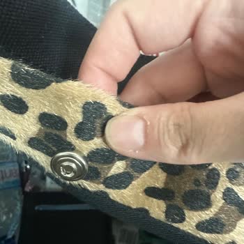 Bonheur Çantasında Kapatma Zımbası Koptu