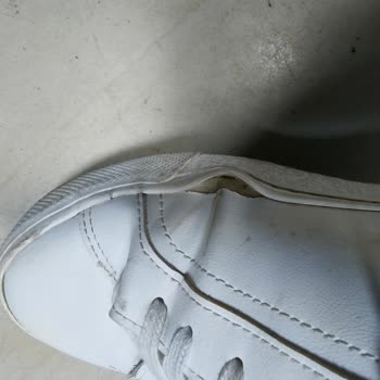 Zara Spor Ayakkabım Bir Hafta İçinde Yan Taraflarda Açıldı, Değişim Talebim
