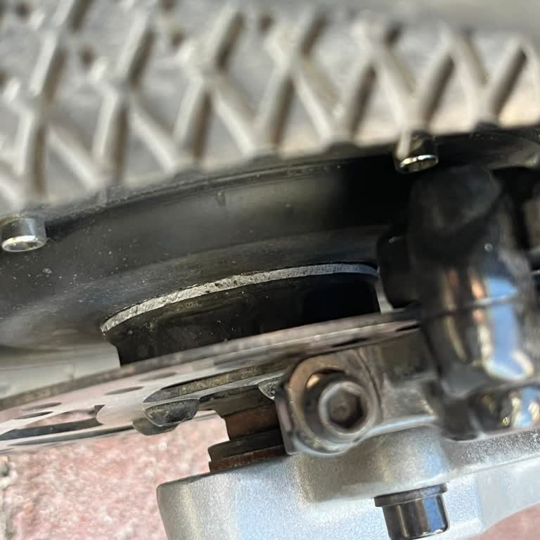 Arka Motor Göbeği Kırığı Servis Hatası Olarak Değerlendirilsin Ve Garanti Kapsamında Onarılmalı