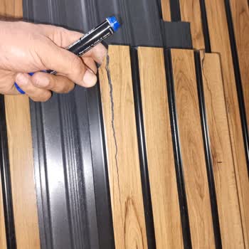 Sürat Kargo'nun Dikkatsiz Taşıması Sonucu Duvar Panelleri Hasarlı Teslim Edildi