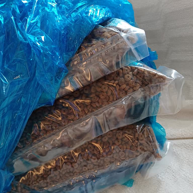 Kapalı Paketteki Mama Gönderilmedi, Açık Paket Ve Yanıtsız İletişim Şikayeti
