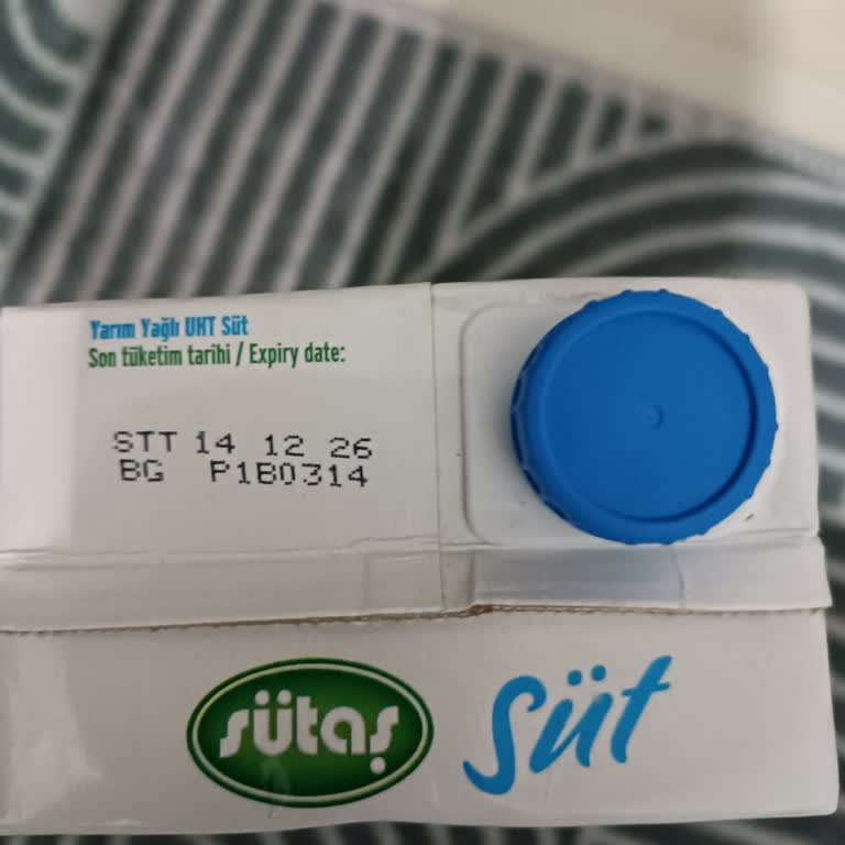 Tarihi Geçmemiş Sütaş UHT Sütü Bozuldu
