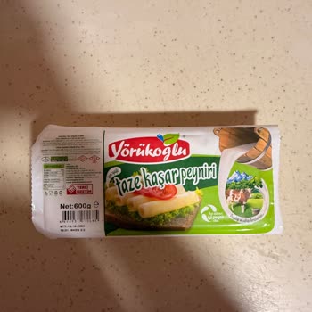 Yörükoğlu Taze Kaşarda Açılmamış Pakette Yoğun Küf Görüldü