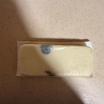 Yörükoğlu Taze Kaşarda Açılmamış Pakette Yoğun Küf Görüldü