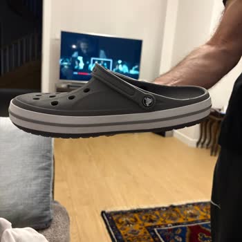 İconic Crocs Comfort Terliği Islak Zeminde Küçülerek Kullanılamaz, Migros Sorumluluk Almıyor