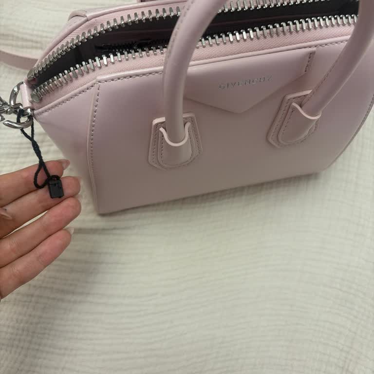 Givenchy Çantamda Orijinal Toz Torbası, Etiket Ve Belgeler Eksik