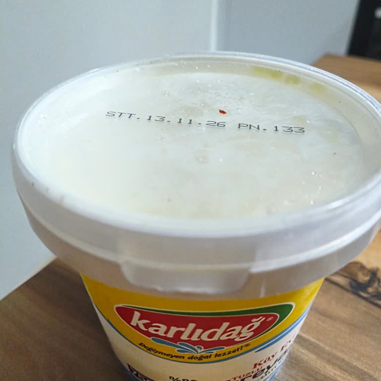 Karlıdağ Tereyağında Su Birikintisi Ve Yoğun Ayran Kalıntısı