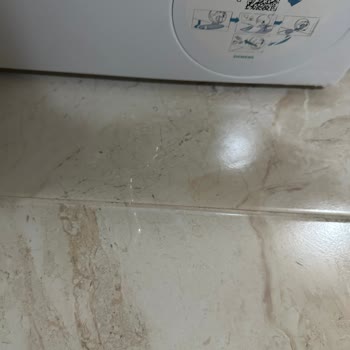 Siemens IQ500 Çamaşır Makinesinde Sürekli Su Sızıntısı Ve Ücretsiz Onarım Talebi