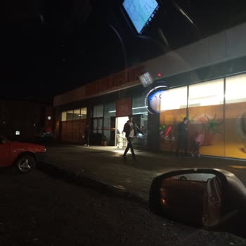 Migros Mağazasında Ürün Yokluğu, Aydınlatma Ve Otopark Sorunları