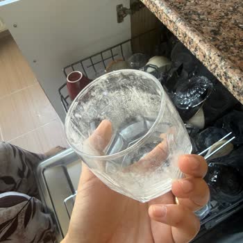 Asperox Sparx Diamond Kapsül Cam Bardak Ve Metal Kaşıklarda Çizik Ve Leke Bıraktı