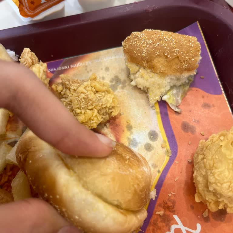 Sert Burger Ve Güleryüzsüz Personel: Popeyes Şubesinde Hayal Kırıklığı