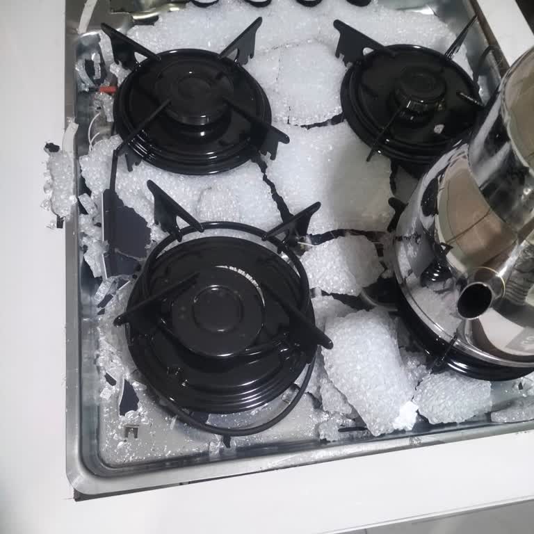 Kumtel Ankastre Ocak Camı Patladı, Yanıklar Ve Gecikmeli Servis