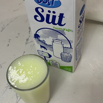 Küflü Ve Pütürlü Süt Üzerine Sağlık Uyarısı Ve İade Talebi
