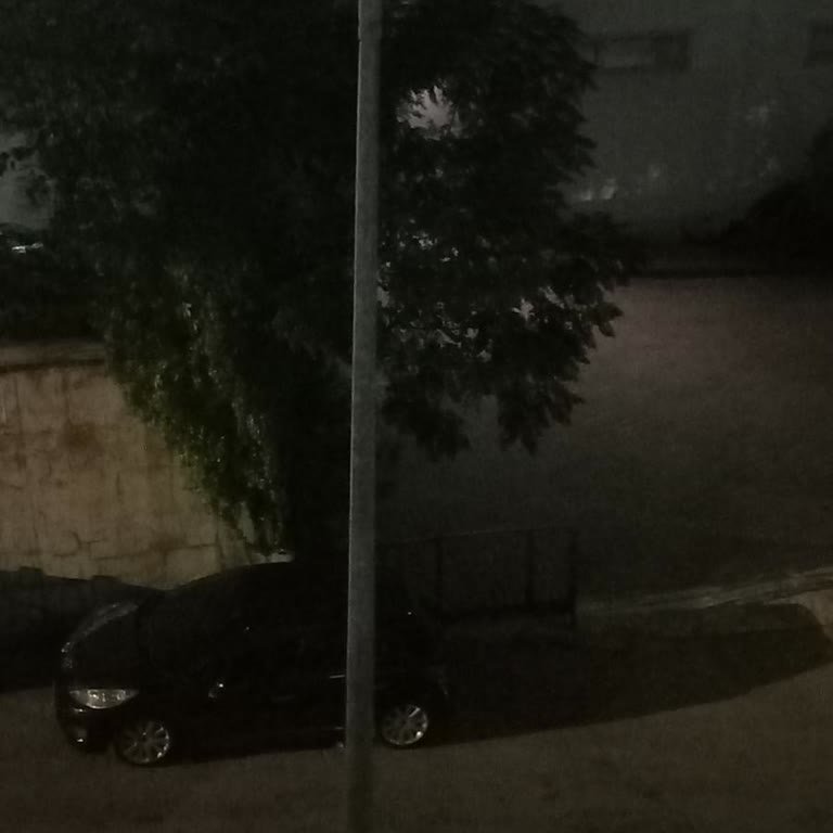 Huzur Apartmanı Önündeki Sokak Lambası Aylarca Kapanık, Toroslar Elektrik Çözüm Getiremiyor