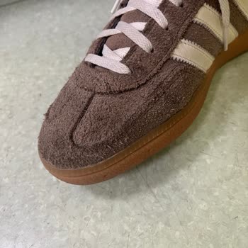 Adidas Ayakkabısında Kısa Sürede Süet Tiftiklenmesi Ve Deformasyon