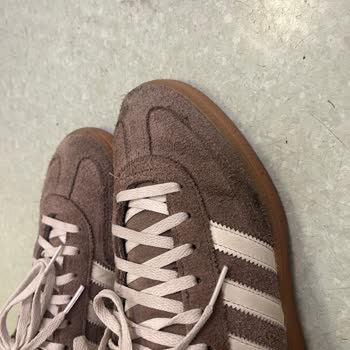 Adidas Ayakkabısında Kısa Sürede Süet Tiftiklenmesi Ve Deformasyon