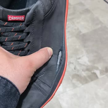 Ayakkabı Kısa Sürede Yırtıldı, Satıcıdan Yanıt Gelmedi