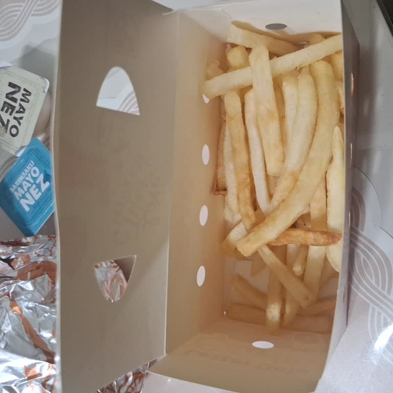 505 TL'lik Mega Patates Menüsü Yarım Ve Soğuk