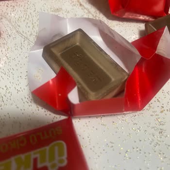 Bozulmuş Ülker Sütlü Çikolata Ve Çocuk Sağlığı Tehlikesi