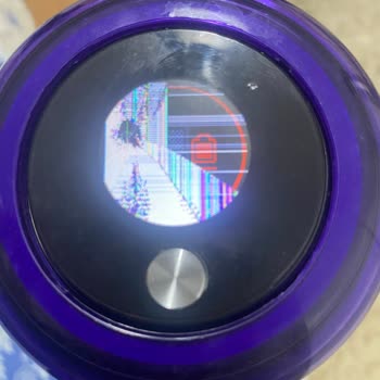 Dyson V15 Ekranının Garanti Kapsamında Aniden Çatlaması