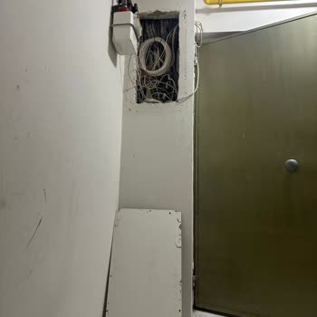 Açık Panel Ve Uzun Kablolar Sebebiyle Güvenlik Ve Görünüm Şikayeti