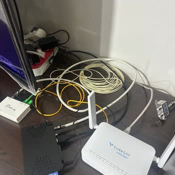 Açık Panel Ve Uzun Kablolar Sebebiyle Güvenlik Ve Görünüm Şikayeti