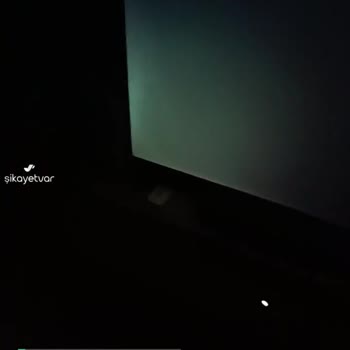 Peaq TV Kusurlu Ürün Kasa İle Ekran Arasında Hafif Açıklıklar Mevcut