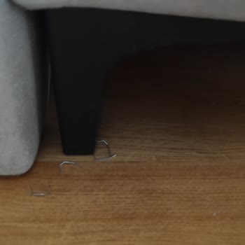 Yatakta Şiddetli Sallanma, Kabarmış Kumaş Ve Zımba Teli Tehlikesi, Servis Yetersiz