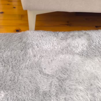İstikbal Şubesinde Demir Ayaklı Yatak Yanıltıcı, Plastik Ayak Ve Çizik Komodin Değişmedi