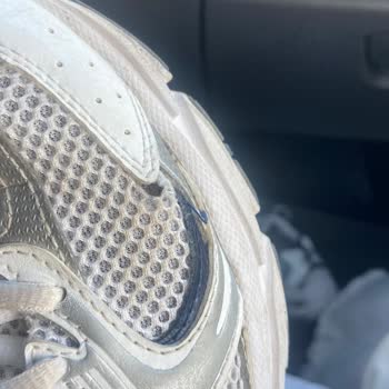 New Balance 530 Ayakkabım Kısa Sürede Yırtıldı Mağaza Kullanıcı Hatası Dedi