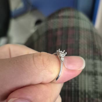 Atasay Evlilik Teklifi Yüzüğü Taşı Düşerek Güveni Sarsıyor