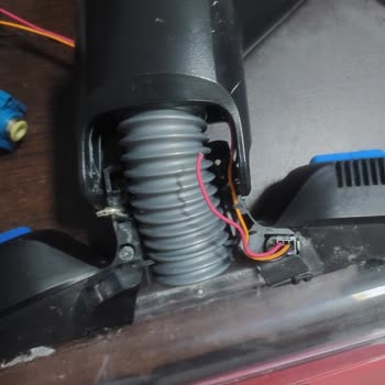 Philips 7043 Dikey Süpürge Halı Başlığı Kırıldı, Yetkili Servis Su İddiasıyla Ücret Talep Ediyor
