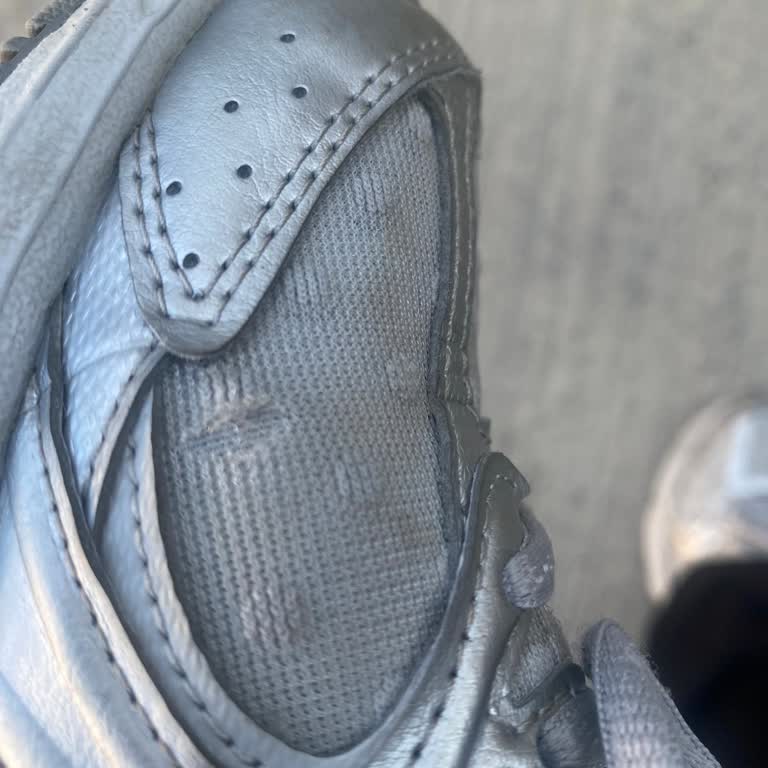 7 Ayda Deforme Olan New Balance Ayakkabımın Garanti Talebi A101 Tarafından Reddedildi