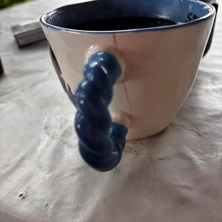İlk Kullanımda Kulp Çatlayan Mavi Saplı Kupa Bardak