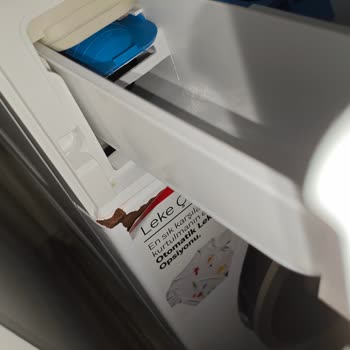 Bosch Çamaşır Makinesinde Deterjan Gözünde Kronik Paslanma Ve Ücretsiz Panel Değişimi Talebi