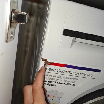 Bosch Çamaşır Makinesinde Deterjan Gözünde Kronik Paslanma Ve Ücretsiz Panel Değişimi Talebi