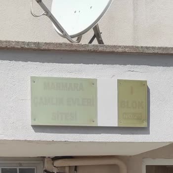 Dış Mekanda Kullanılan Kapı Tabelasının Yazıları Erken Silindi, Ürün Ayıplı