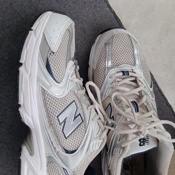 A101'de New Balance 530 Ayakkabıda Kısa Sürede File Yırtılması: Üretim Hatası İddiası