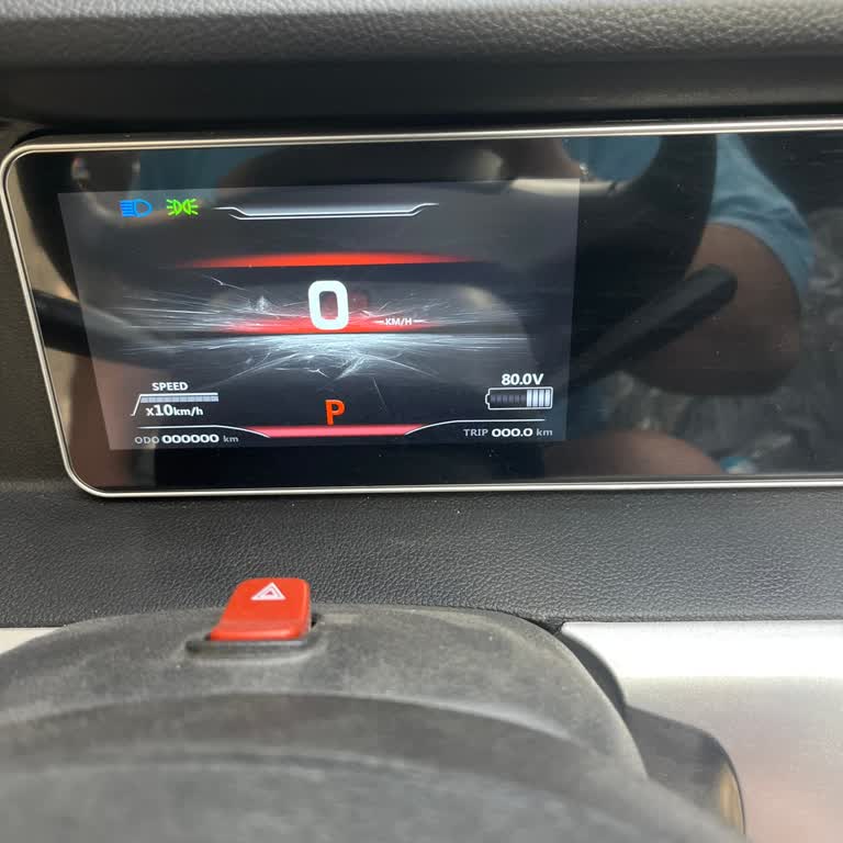 Kilometre Sayacı Sıfır Gösteriyor Ve Şarj Kesiliyor, Yetkili Servis Çözüm Sunmuyor